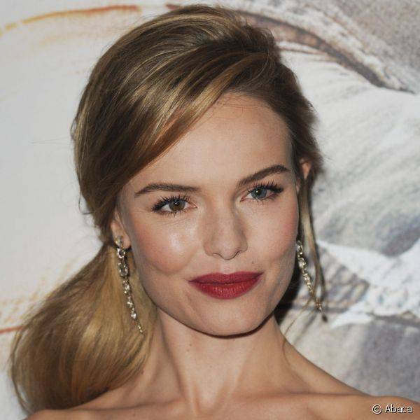 O batom vermelho intenso é o queridinho de Kate Bosworth, que apostou na tonalidade para a pré-estreia de 